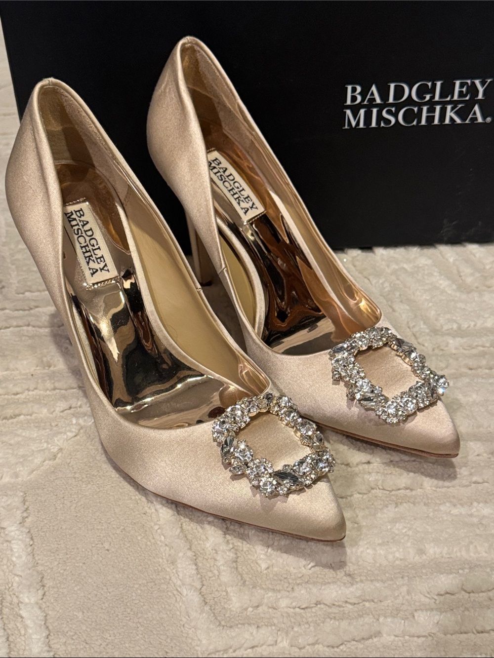 Badgley Mischka Champagne Satin Pumps with Crystal Buckle NIB size 7.5
